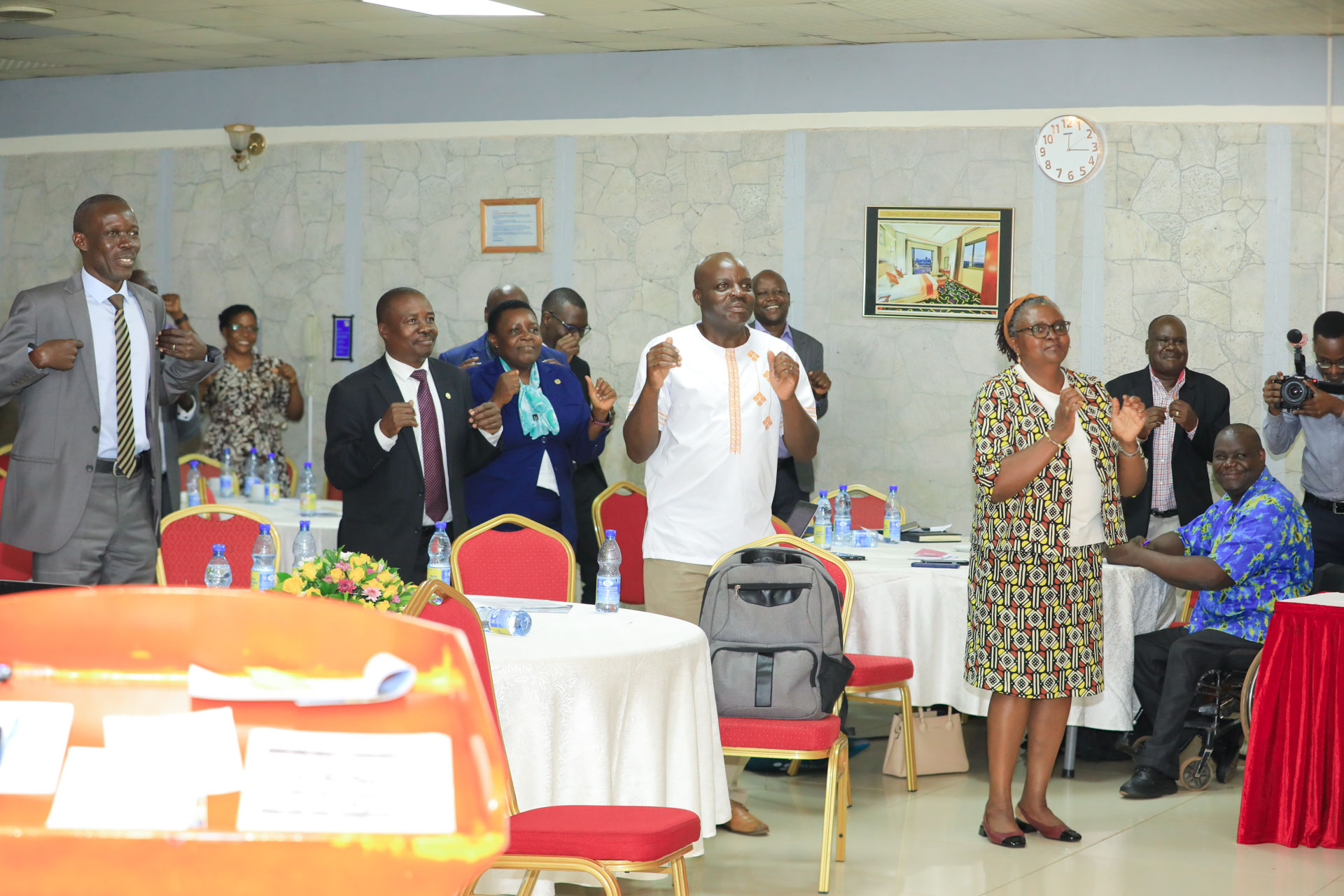 Alumni in conversation at a UIAA event